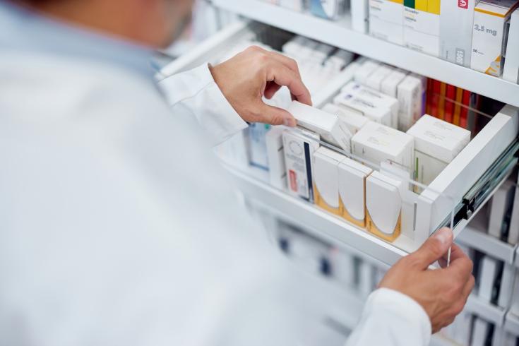 Angine, cystite : des antibiotiques sans ordonnance si test positif en pharmacie